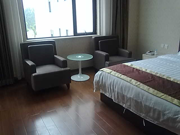 �����f�����F�k���Ҿ߹��̰���չʾ